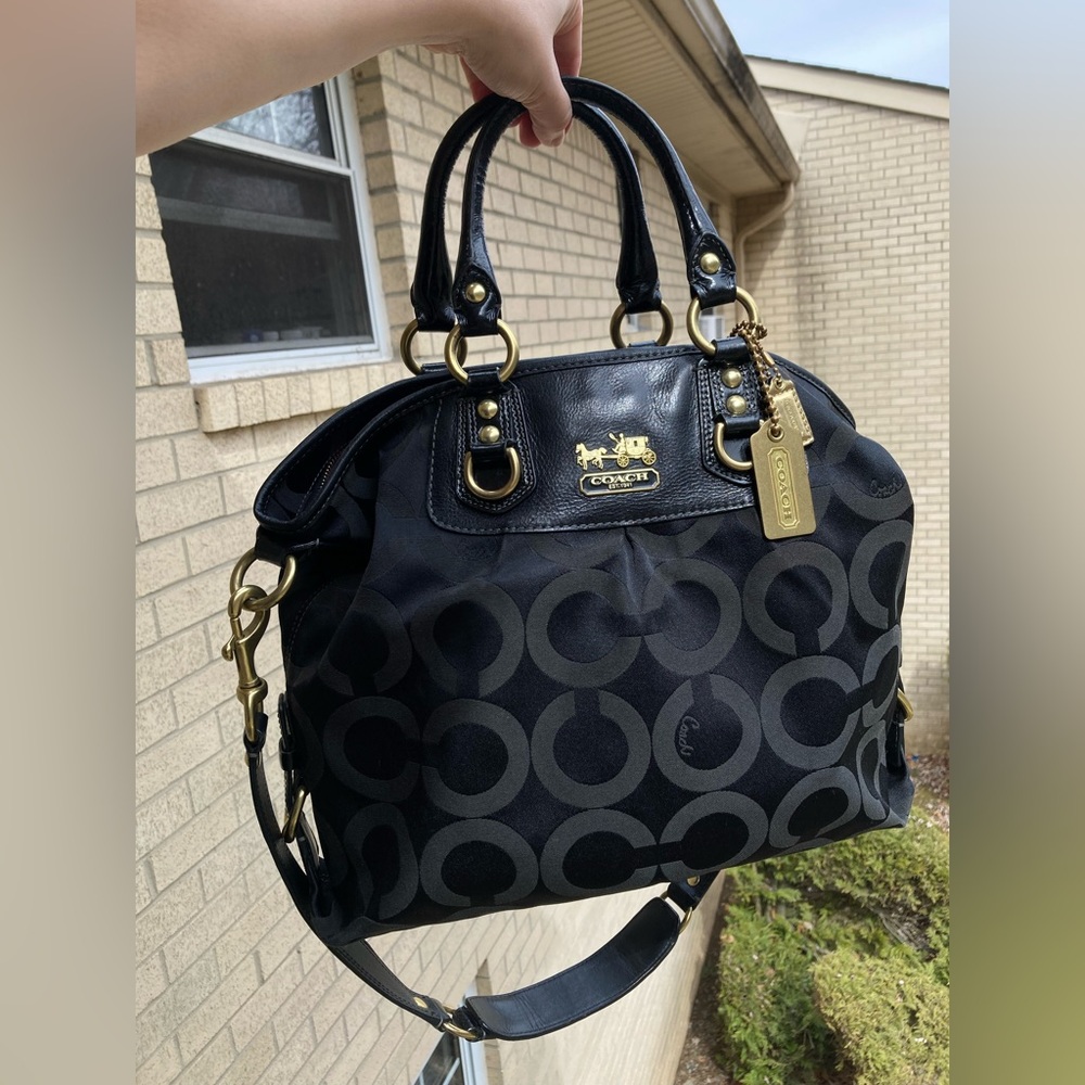 Coach Julianne Large Black Zipper Top Tote With Op Art Signature 2008 F086912963